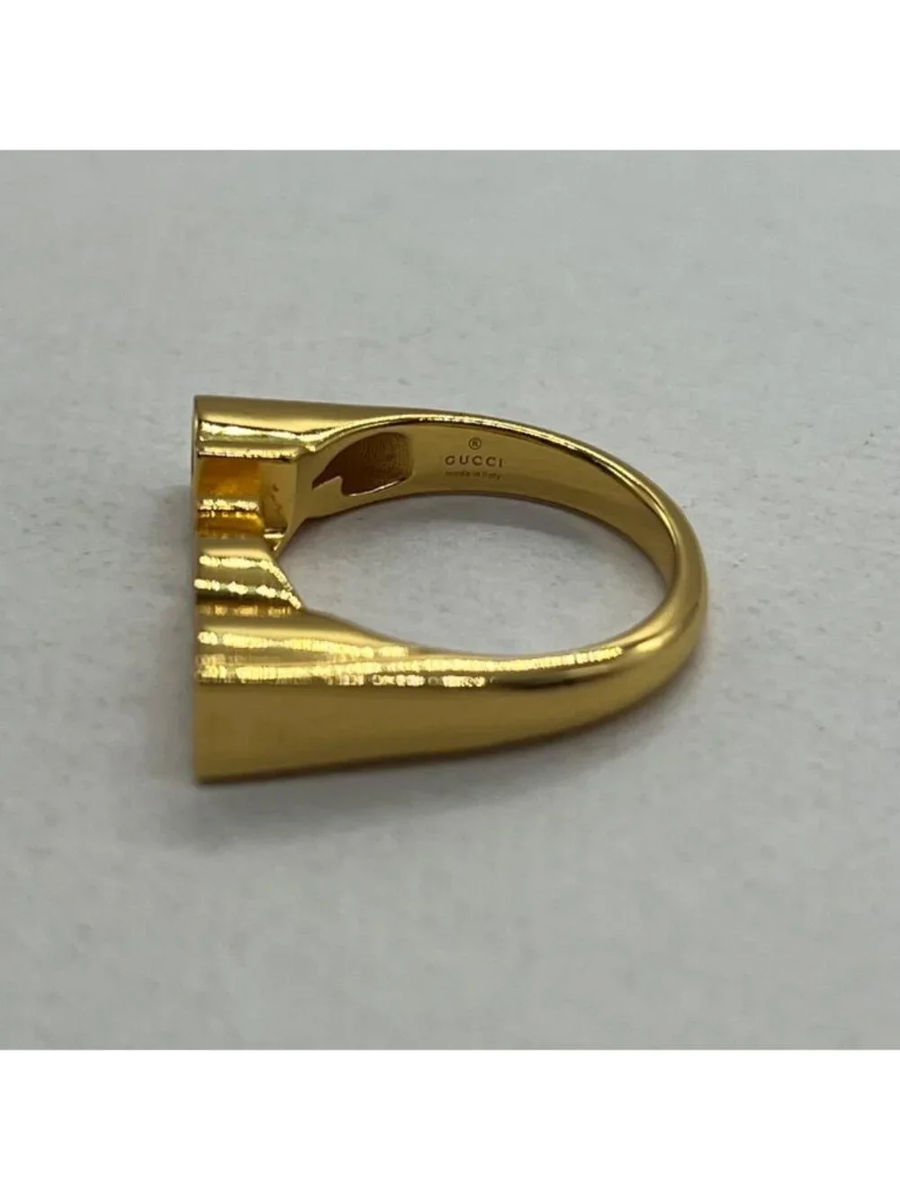 Gucci No 16: Logo Ring M Gold